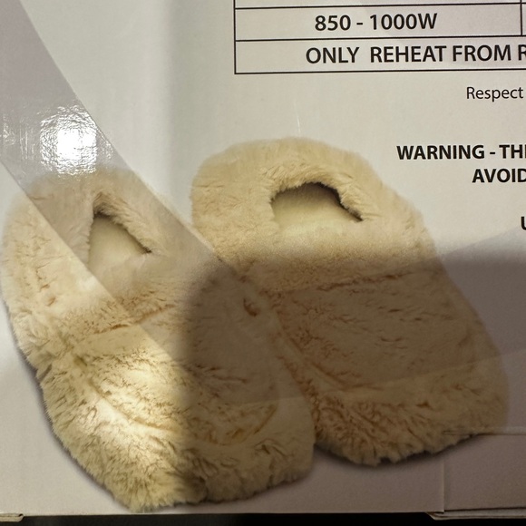 Warmies Cream Microwavable Slippers - Picture 11 of 11
